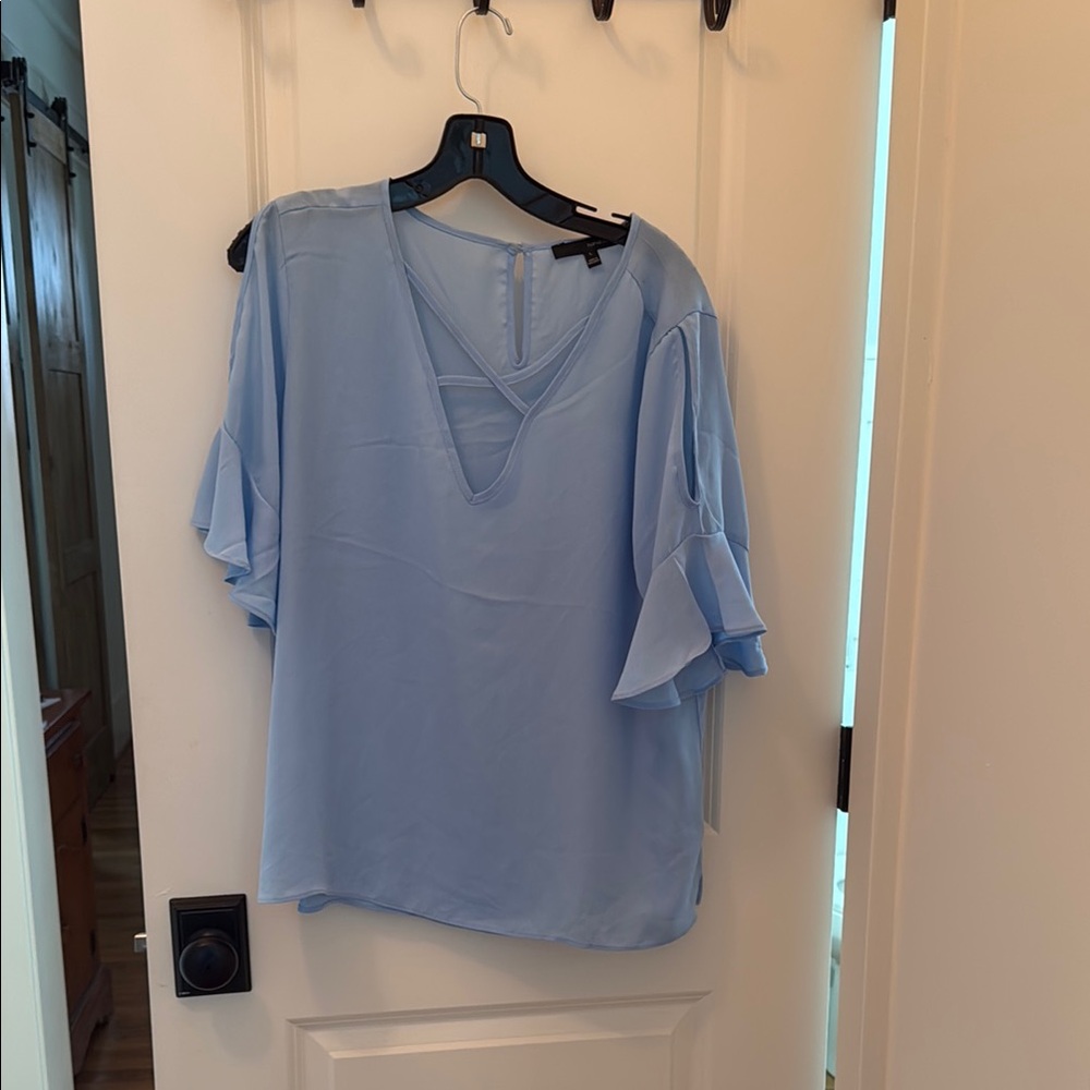 ❤️ 6 for 20 ❤️ carolina Blue Ruffled Flutter Sleeve Blouse sz L